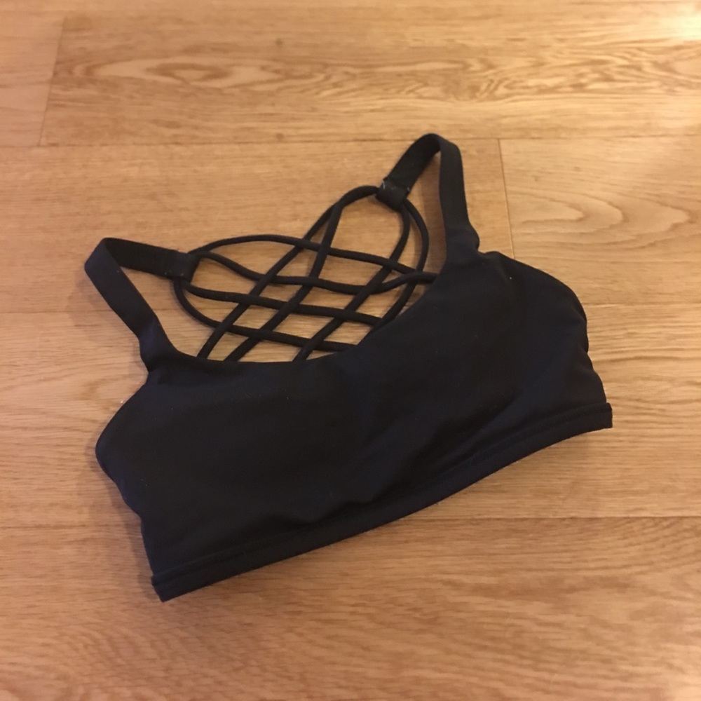 LULULEMON FREE TO BE WILD BRA SIZE 2