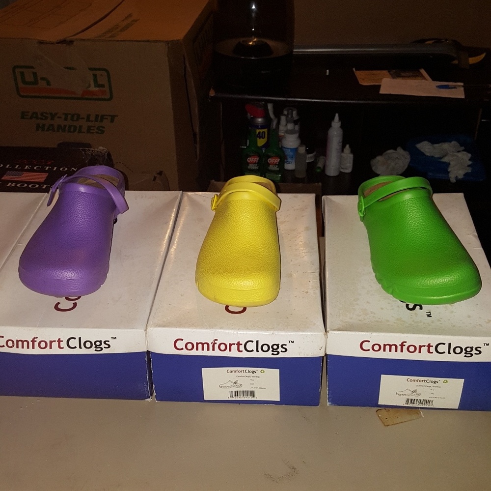 Clogs - Picture 2 of 4