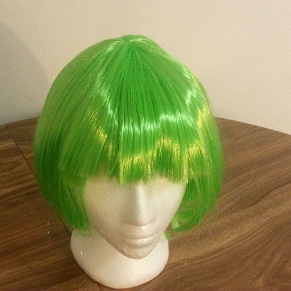 Wig - Picture 3 of 6