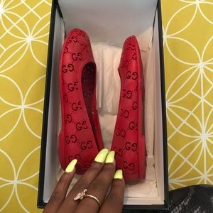 Gucci girl flats, barely worn