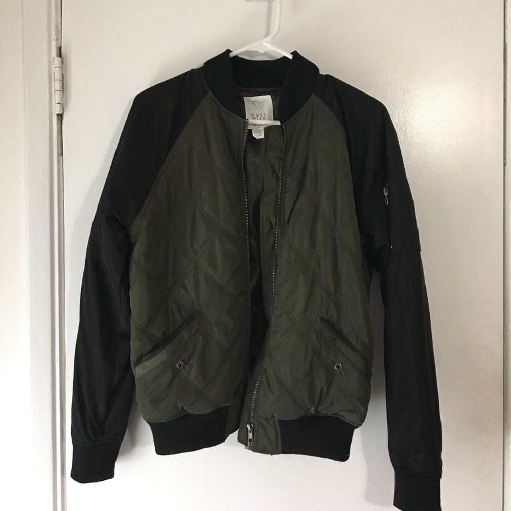 BOMBER JACKET