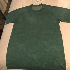 LULULEMON Men’s Metal Vent Tee