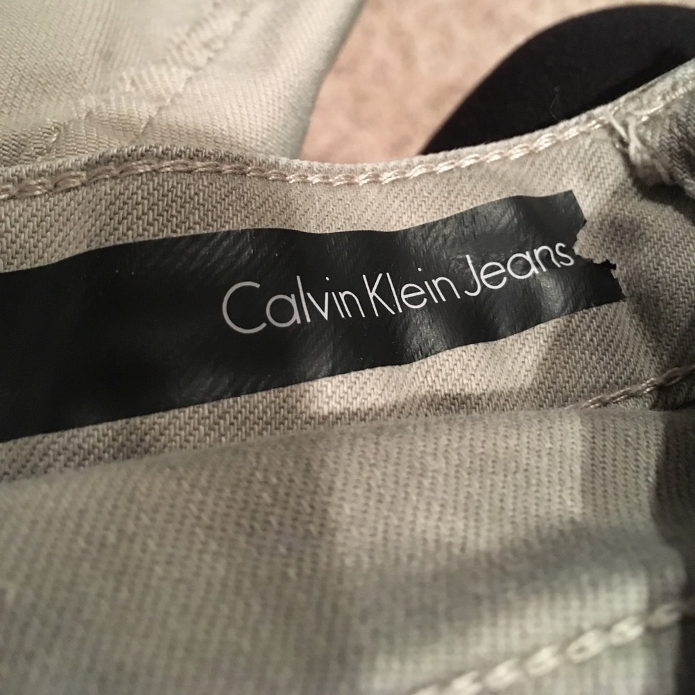 Calvin Klein Jeans - Picture 3 of 5