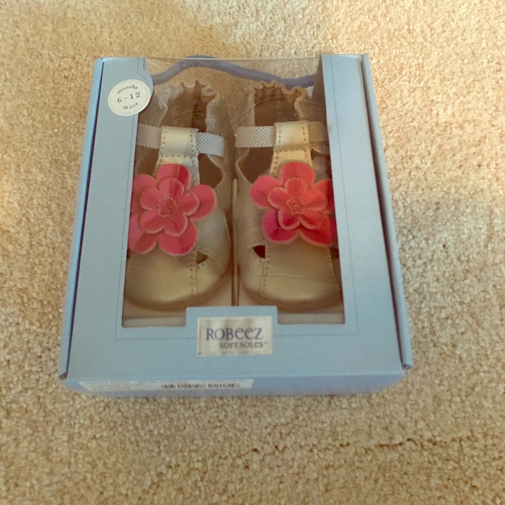 New in Box Robeez, Size 6-12 Months