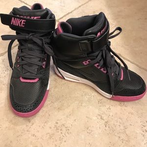 Nike women’s air revolution sky high