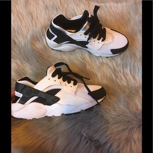 White/ black Nike huarache