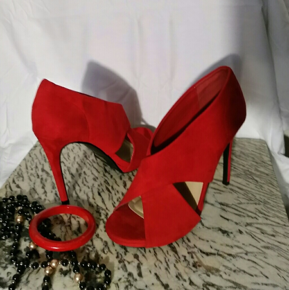 Vintage Chinese Laundry red heels