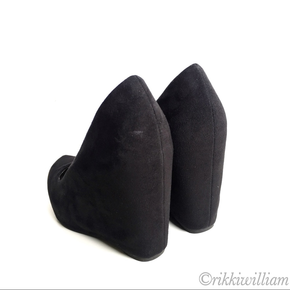 Black Fergalicious Dreamer Wedge Platform Pumps - Picture 7 of 8