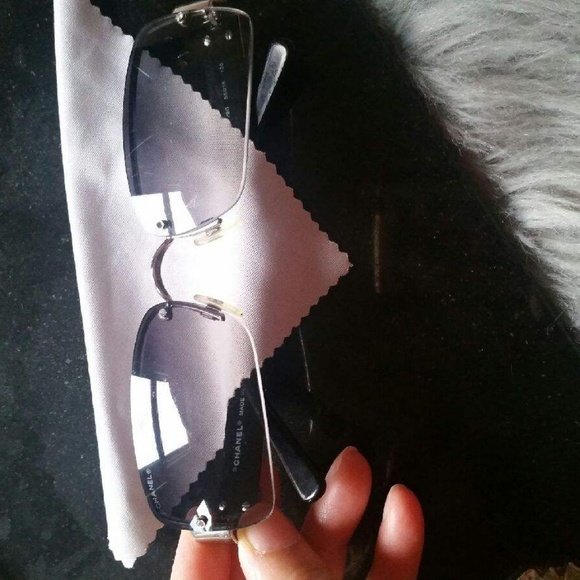 💯Authentic CHANEL Sunglasses with Rhinestones - Picture 2 of 8