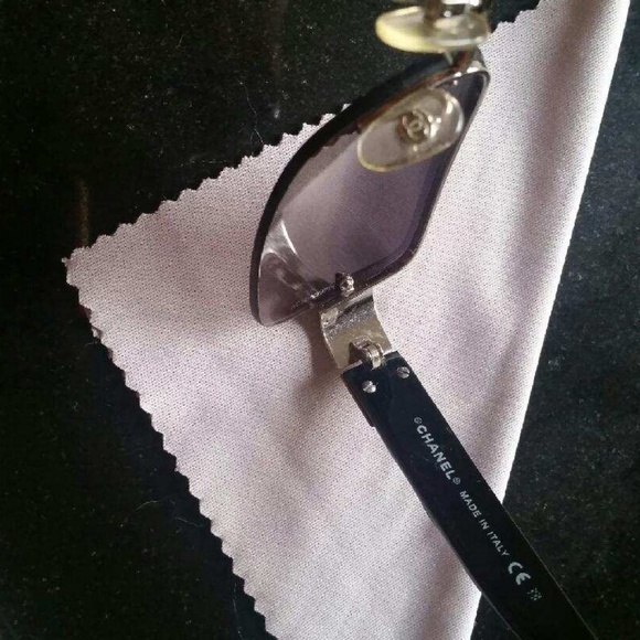 💯Authentic CHANEL Sunglasses with Rhinestones - Picture 4 of 8