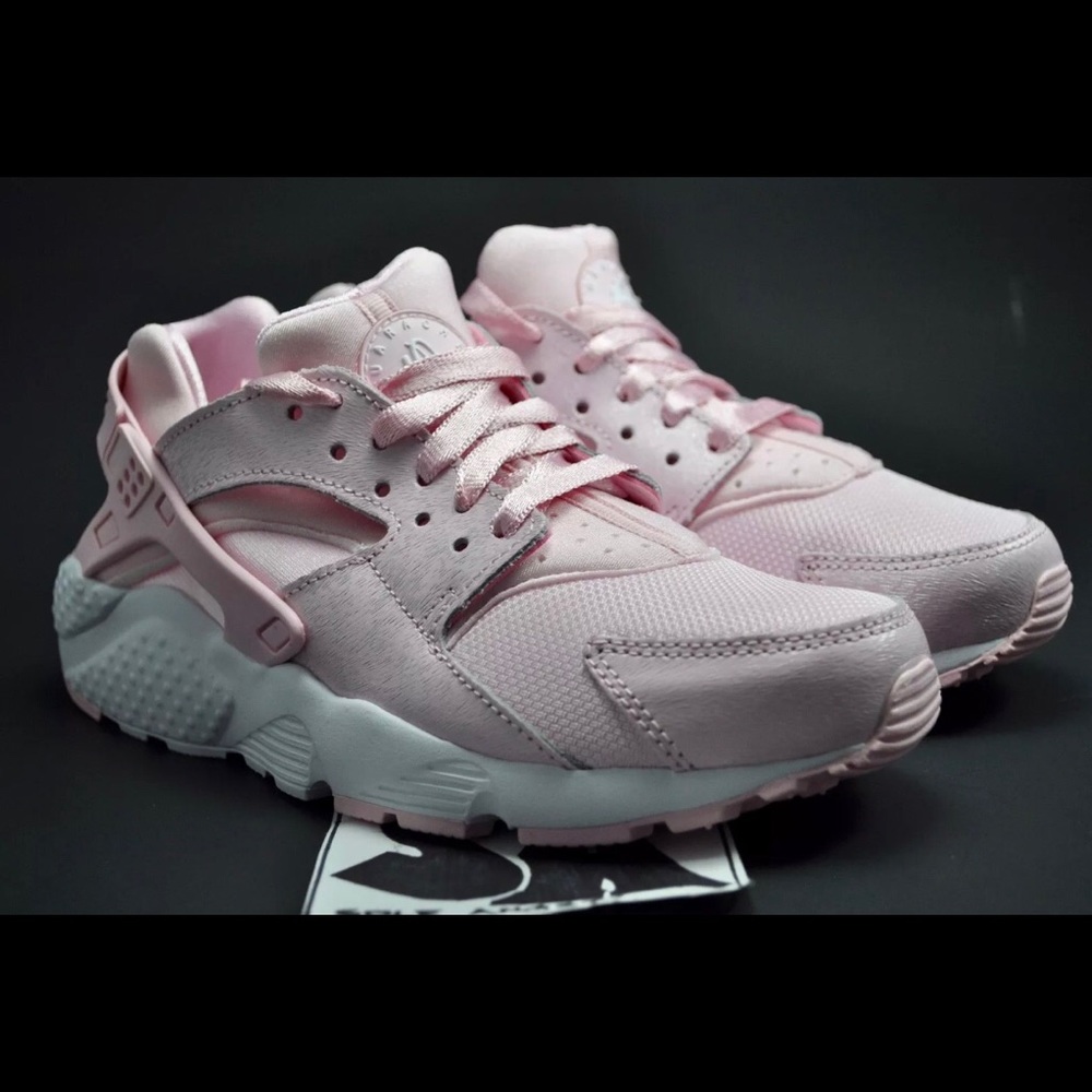 New Nike Huarache’s Prism Pink Size 4Y, 5Y