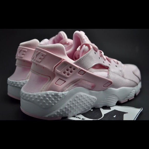 New Nike Huarache’s Prism Pink Size 4Y, 5Y
