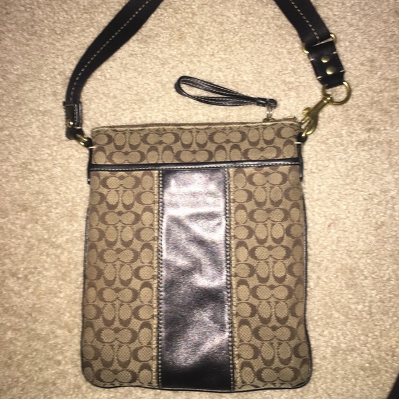 Coach crossbody purse - Picture 2 of 3