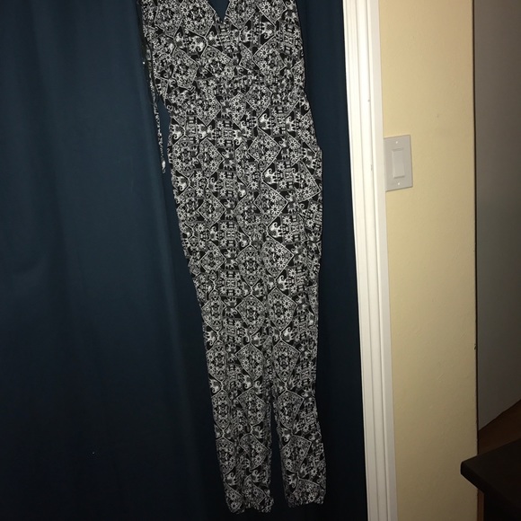 🐘 Elephant Pattern Jumpsuit. Taking offers! 😁 - Picture 2 of 3