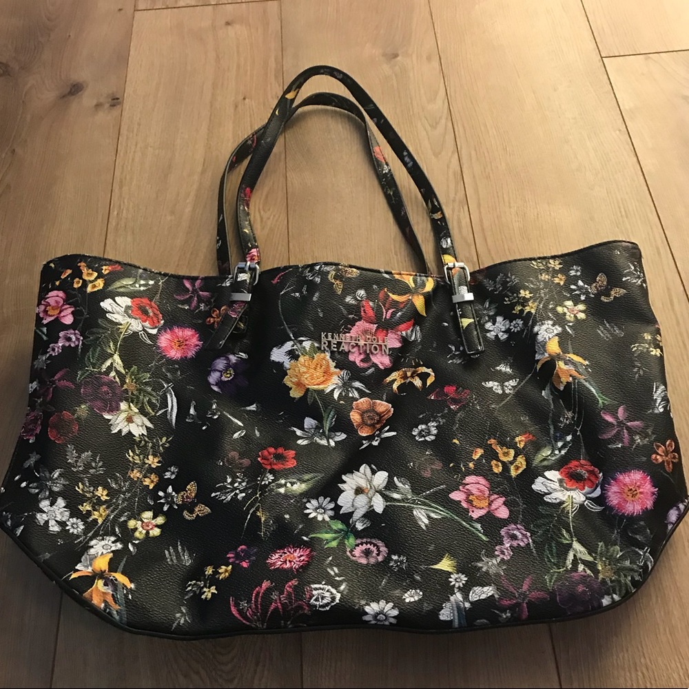 Kenneth Cole Reaction Purse