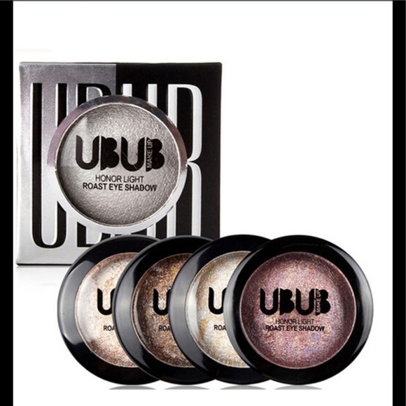 Metallic Eyeshadows - Picture 4 of 7