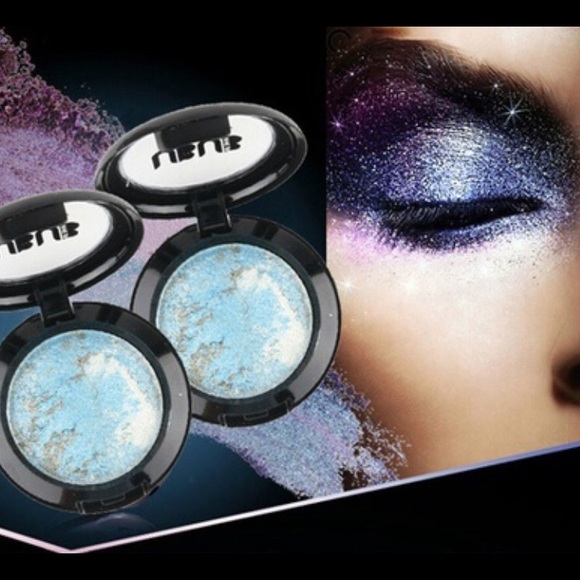 Metallic Eyeshadows - Picture 2 of 7