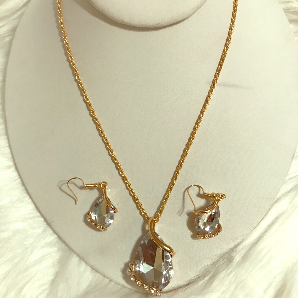 Classy Crystal and rhinestone necklace & Earrings