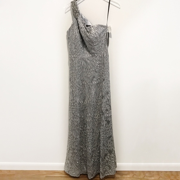 ✨sold✨ david meister • embroidered 1-shoulder gown - Picture 3 of 8