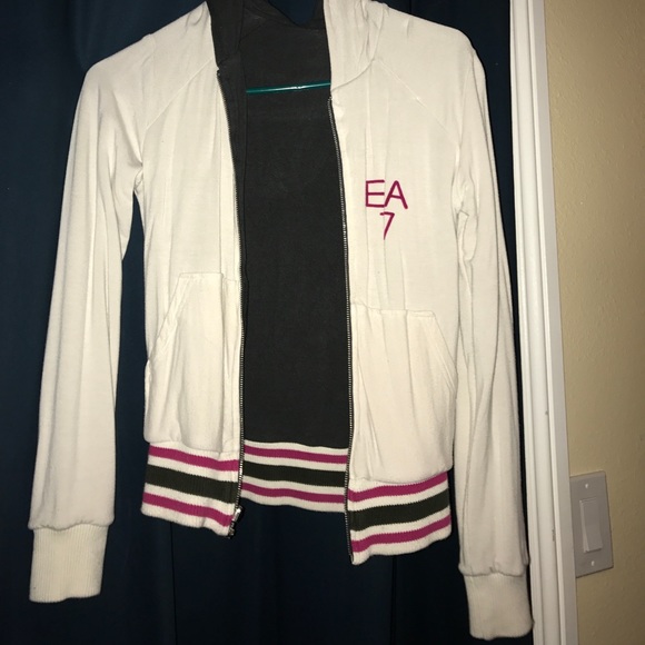 😎 Jacket. Taking offers!! - Picture 3 of 3