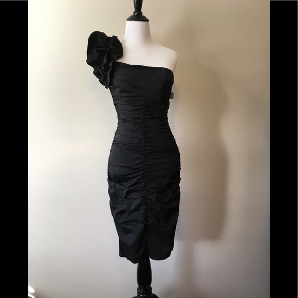 ***SOLD***CACHE Black One Shoulder Cocktail Dress - Picture 1 of 4