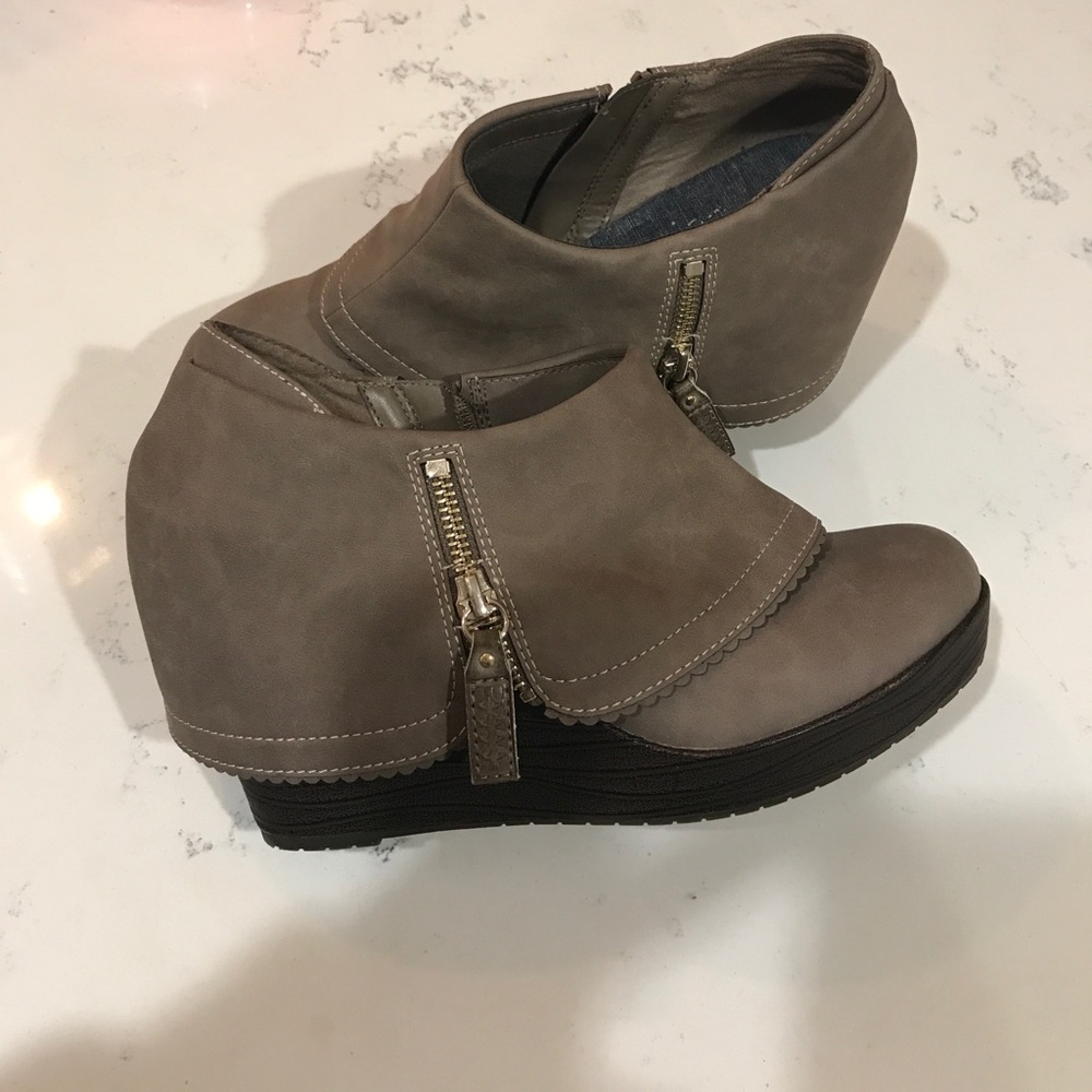 Dr scholl’s wedge booties