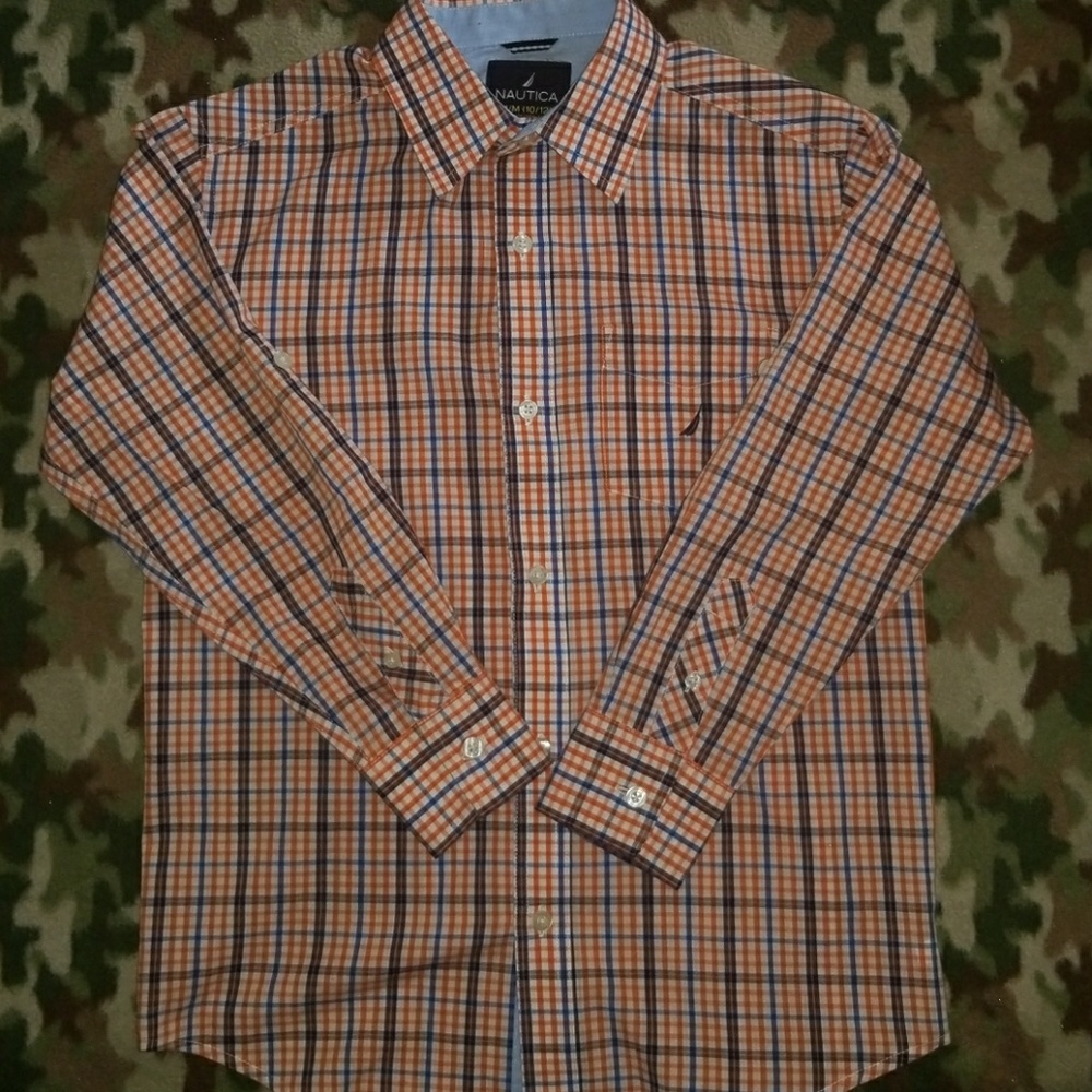 Nautica button down no stains