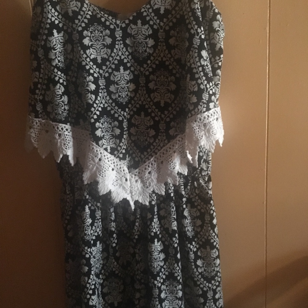 Beautiful Romper! - Picture 2 of 5