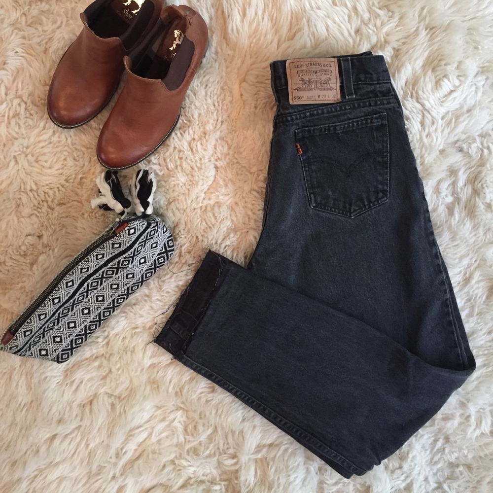 Black Levis 550 orange tab ‘Mom’ jeans.