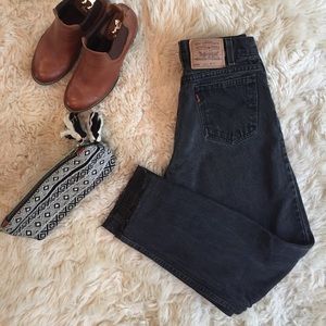 Black Levis 550 orange tab ‘Mom’ jeans.