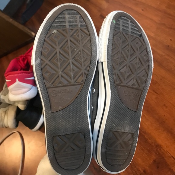Grey low top converse - Picture 2 of 3