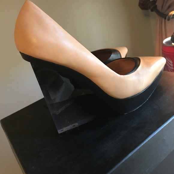 Shoes - Picture 3 of 4