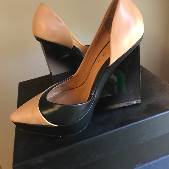 Shoes - Picture 4 of 4