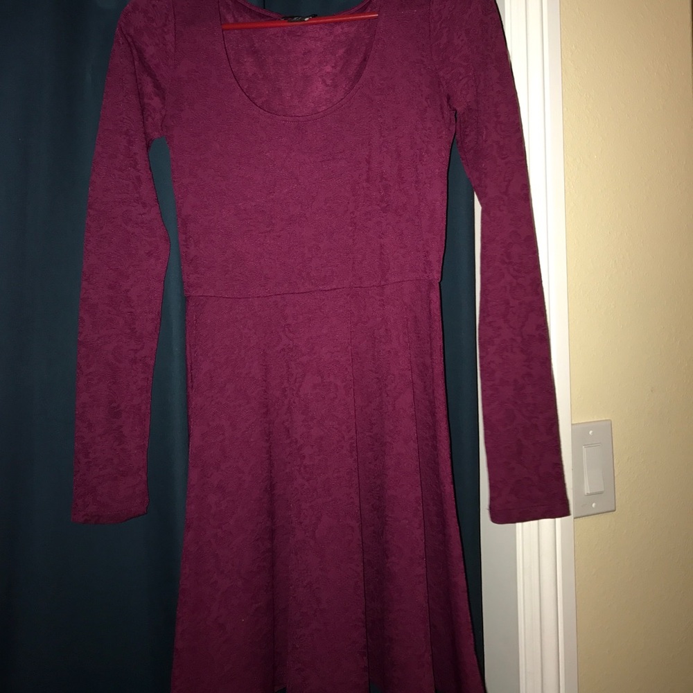👗 Maroon Dress. Taking offers!!