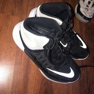 Black and white nike basketball shoes