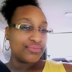 Meet your Posher, Loreal