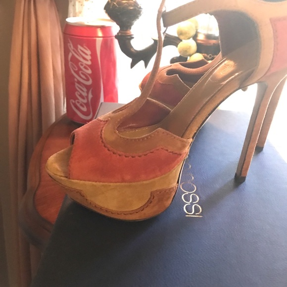 100% authentic  sandals - Picture 4 of 4