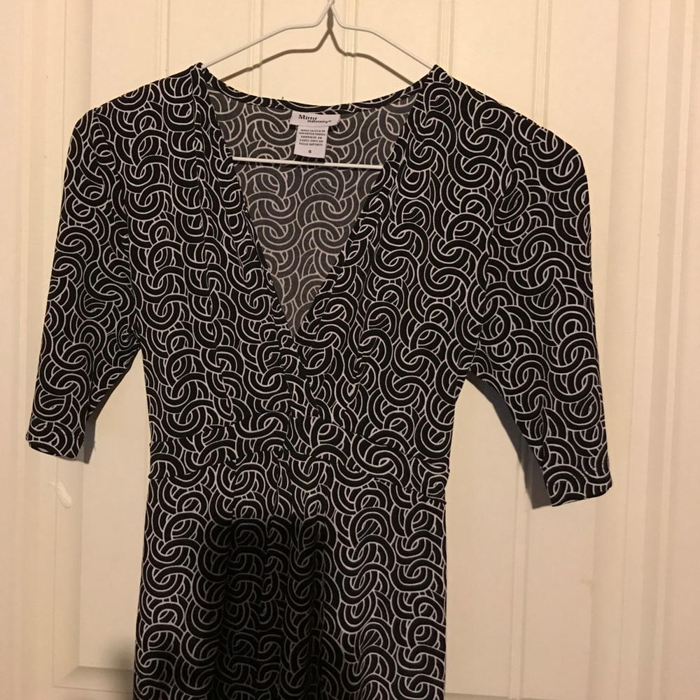 Mimi Maternity Black and White Geometric Design Circle Short Sleeves Dress S