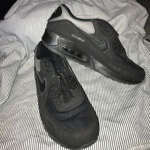 (Like New) BLK Nike Air Max