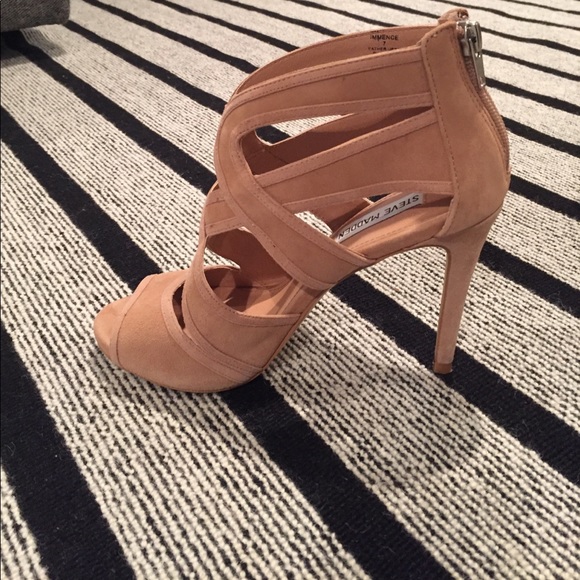 Blush suede heels - Picture 3 of 3
