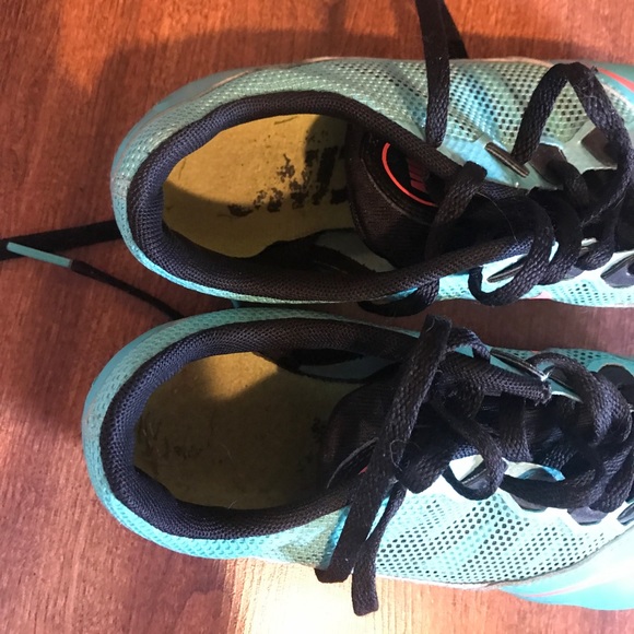 Blue and pink track shoes - Picture 2 of 4