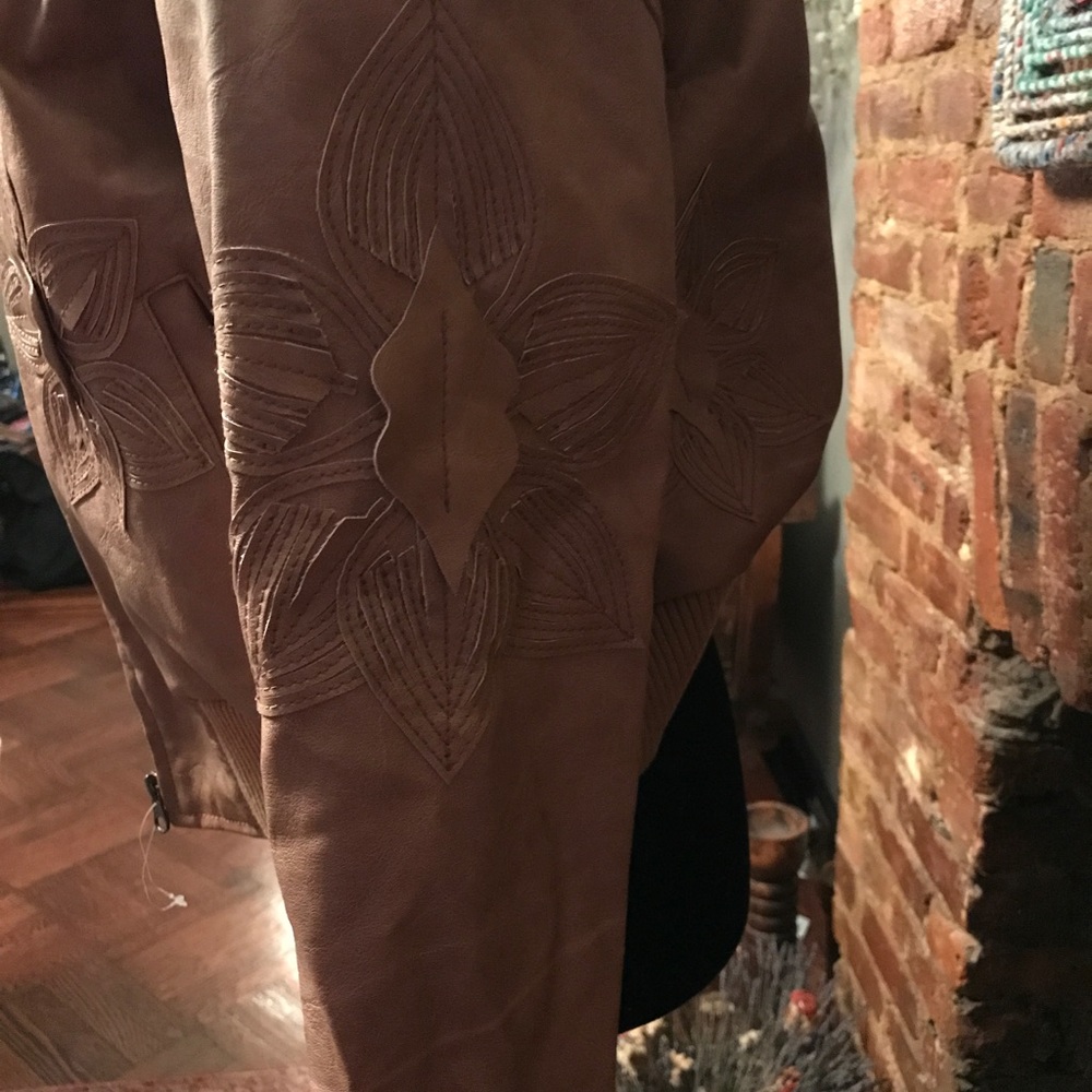 Jacket - Picture 3 of 4