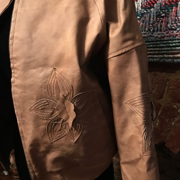 Jacket - Picture 2 of 4
