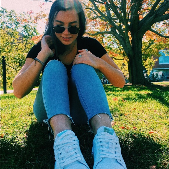 Meet your Posher, Estelle - Picture 1 of 1