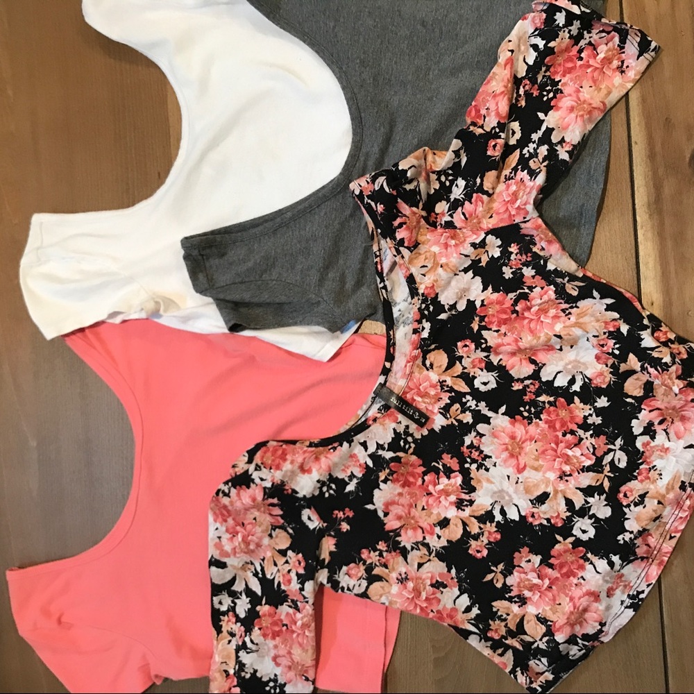 Lot of 4 crop tops!