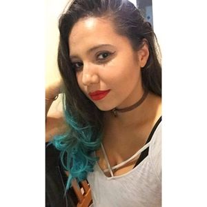 Meet your Posher, Laura camila