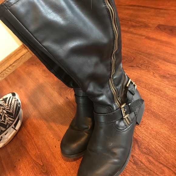 Black over the calf boots - Picture 2 of 2