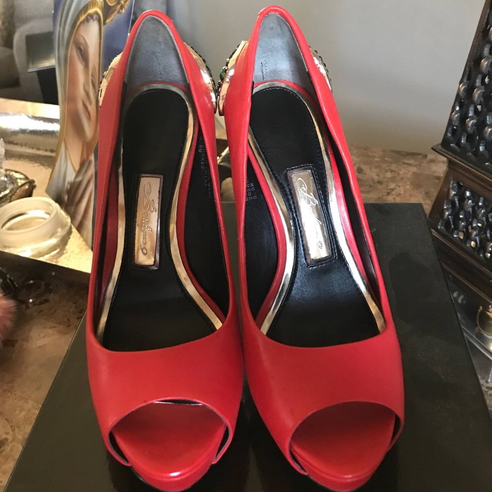 Shoes - Picture 3 of 4
