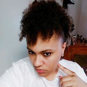 Meet your Posher, Brittney