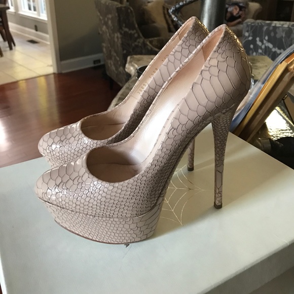 Pump - Picture 2 of 3